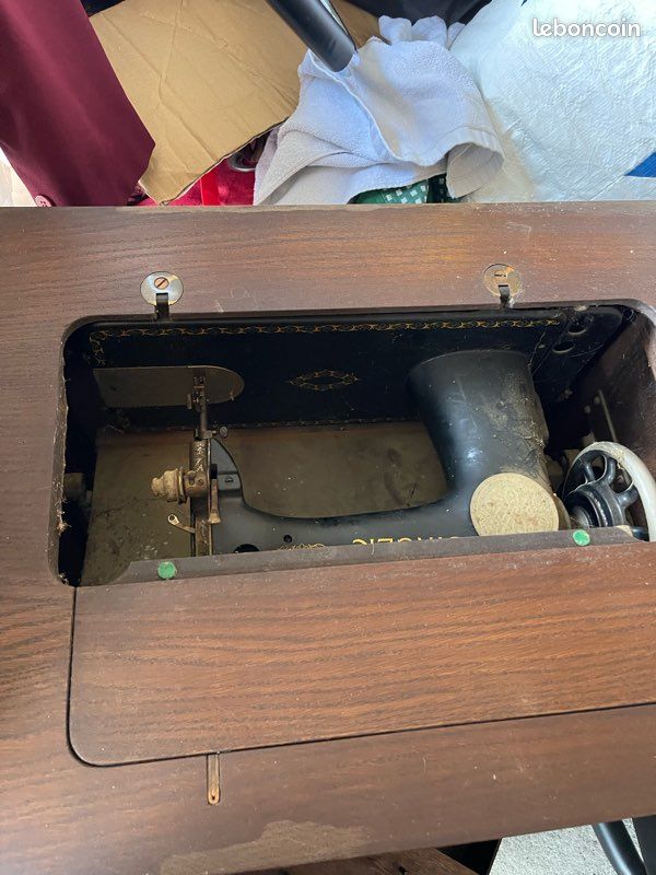 Machine à coudre ancienne (image 4)