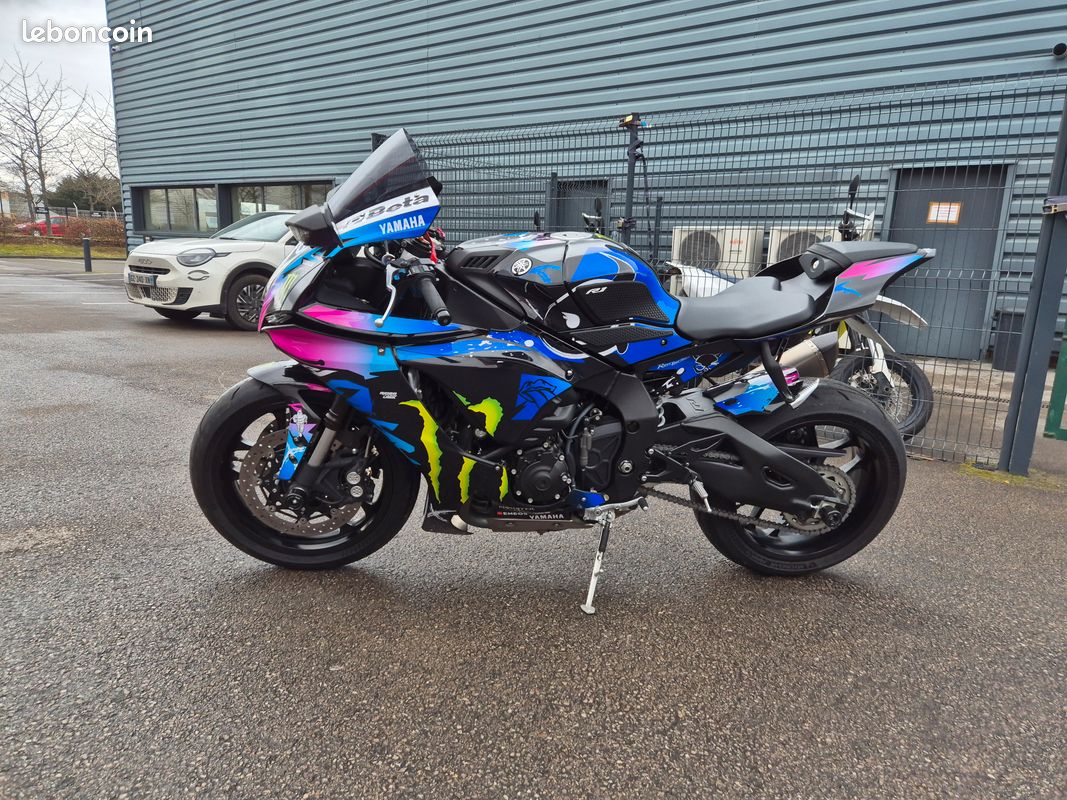 Yamaha R1 2024 (image 3)