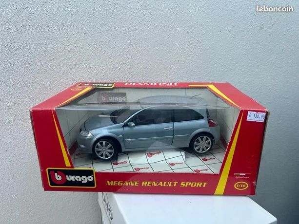 Renault Mégane RS – Grise – 1/18 – Burago Collection