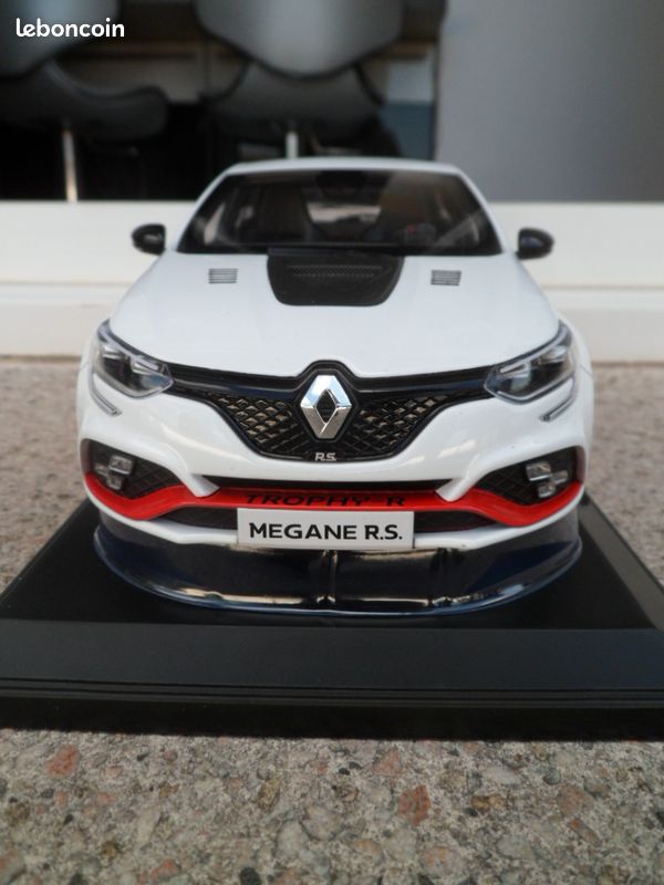 Renault Megane Megane 300 RS Trophy /NAVI/LED/ACC/CAM/GARANTIE 2019 in Bekond für 27290