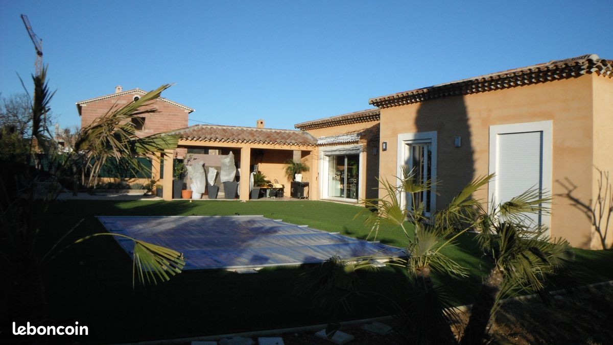 Villa type hacienda avec piscine (image 4)