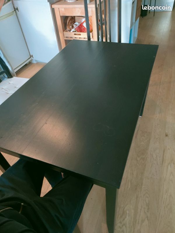 Table à manger noir (image 1)
