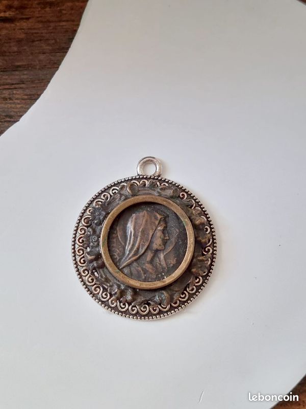 Pendentif Médaille Sainte Vierge Marie Plaqué Or - Bijou Vintage Rond - Réf. 3340 - Occasion