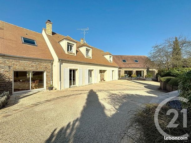 Maison 11 pièces 380 m²