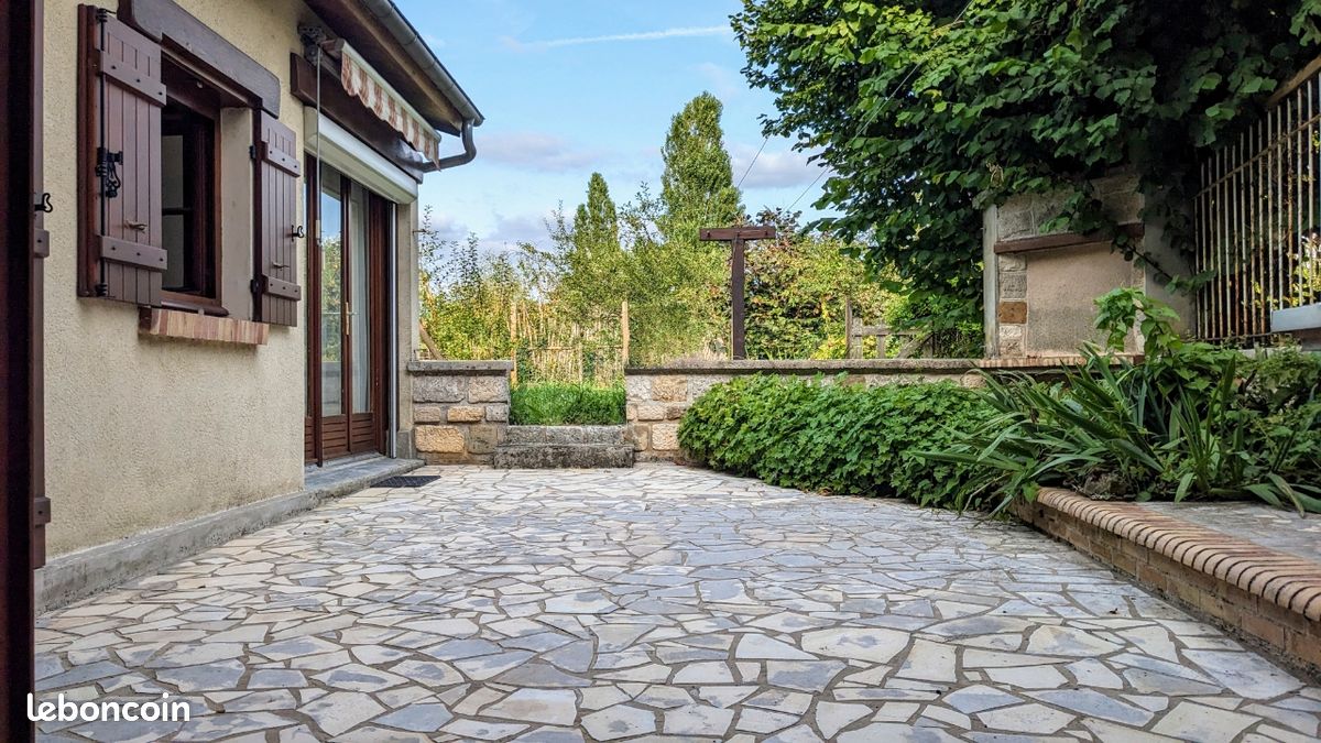 Maison 7 pièces 190 m² · à Bourges · 190 m² · 1 290 €/mois