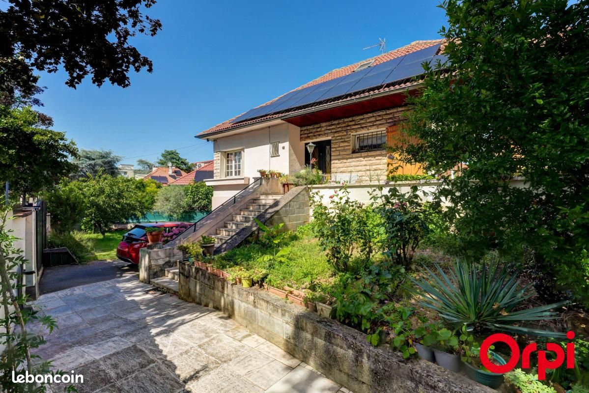 Maison 3 pièces 185 m² · à Saint-Fons · 185 m² · 349 000 €