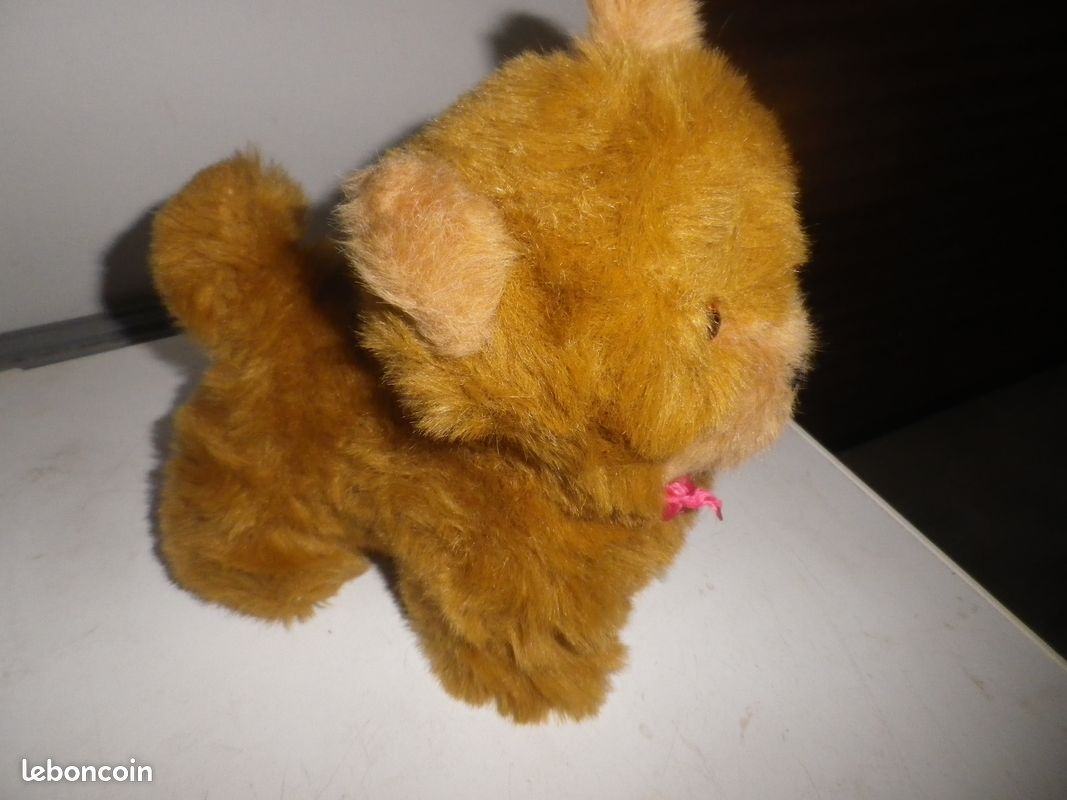 Chien en peluche (image 1)