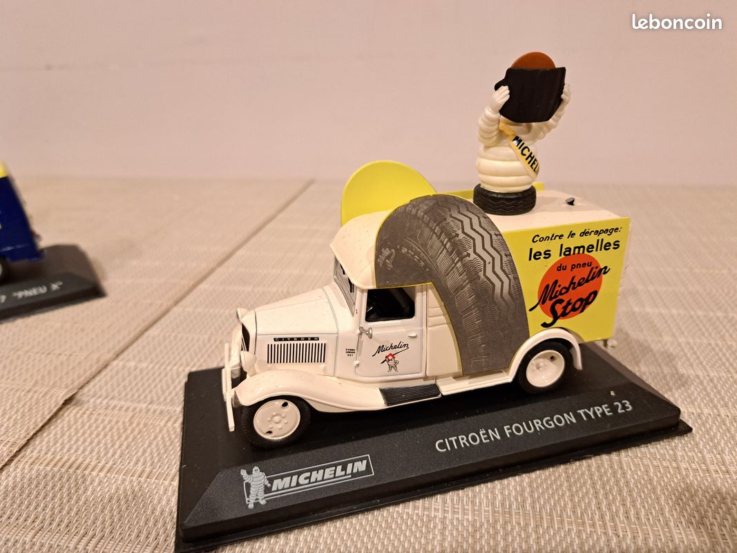 Miniature Michelin 'L'Éclair' – Voiture Bleue Publicitaire, Neuve Sous Boîte