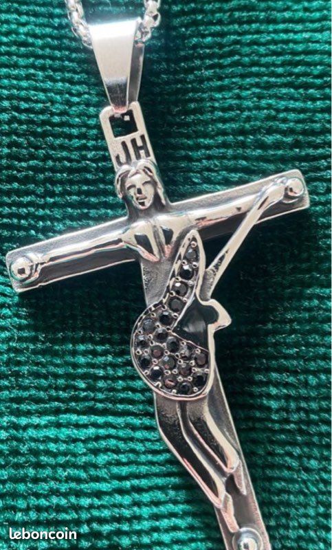 NEUF Pendentif Johnny Hallyday sur croix avec guitare et son