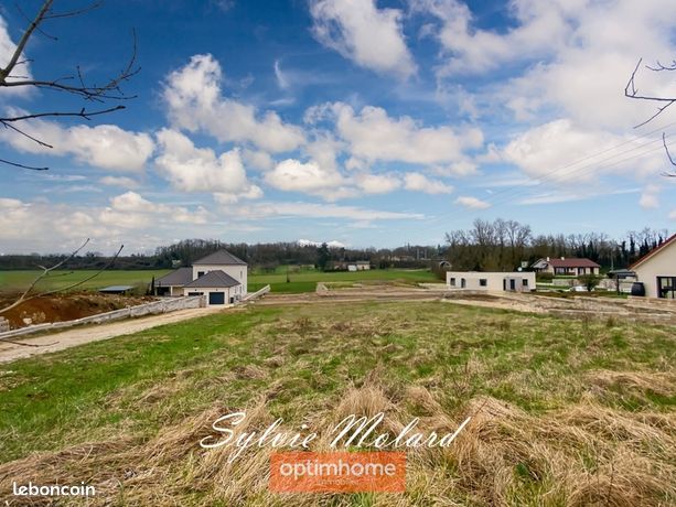 Terrain 1 000 m² Dole