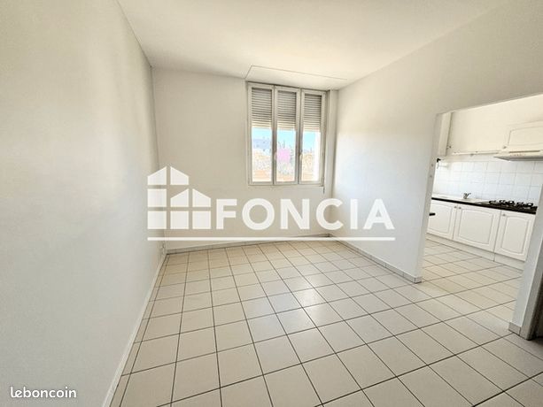 https://img.leboncoin.fr/api/v1/lbcpb1/images/9f/7b/41/9f7b413e222db5af70b8e57127a86ecad877c6b9.jpg?rule=ad-image