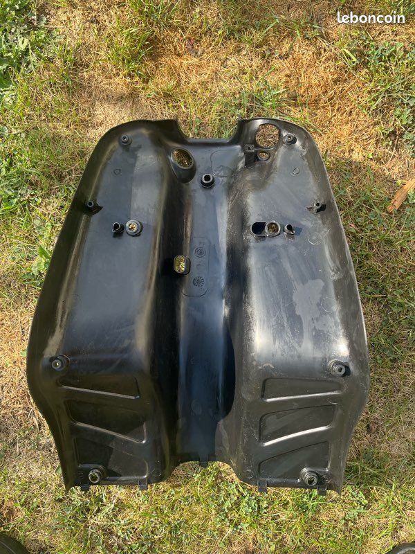 Tablier intérieur Piaggio Typhoon 2002 (image 2)
