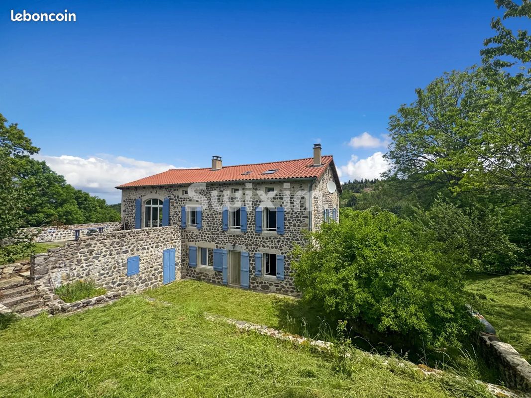 Maison 12 pièces 306 m² · à Coucouron · 306 m² · 365 000 €