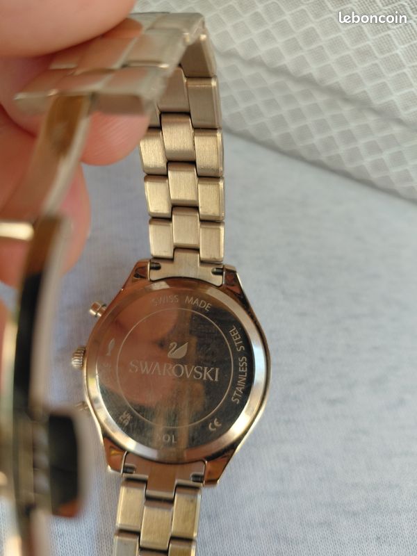 Vente montre en bonne état de la marque Swarovski édition limitée en argent doré (image 2)