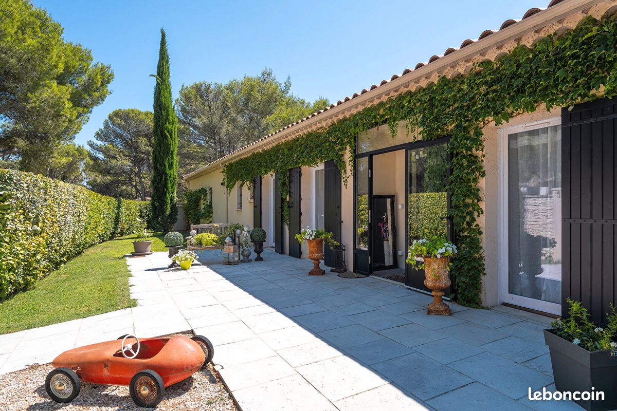 Maison 5 pièces 180 m² · à Aix-en-Provence · 180 m² · 829 000 €