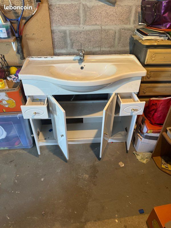 Meuble vasque et miroir (image 2)