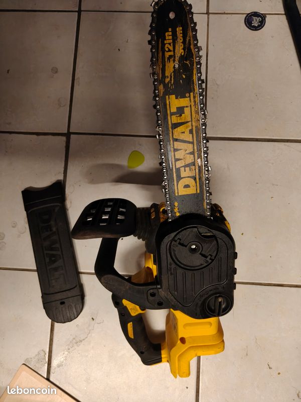 Tronçonneuse électrique dewalt sans batterie ni chargeur (image 1)