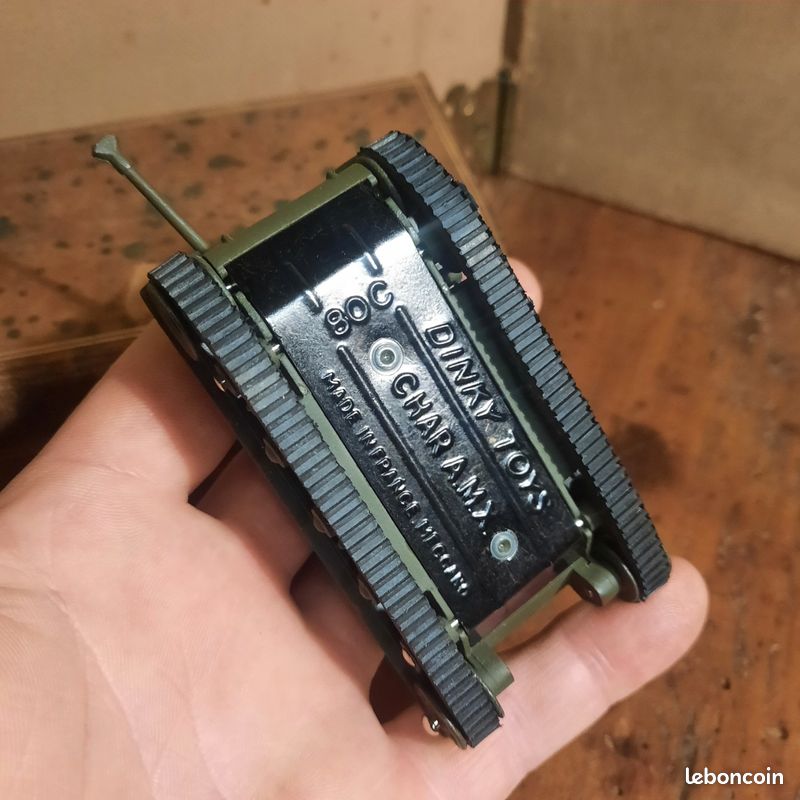 La boite neuve du char AMX 13 référence 80C de Dinky Toys France