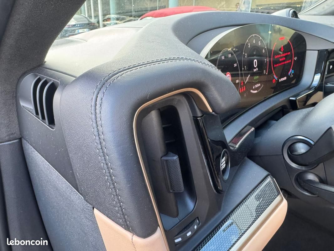 Porsche Cayenne Coupé E-Hybrid 4.0 V8 739 ch Turbo (image 18)