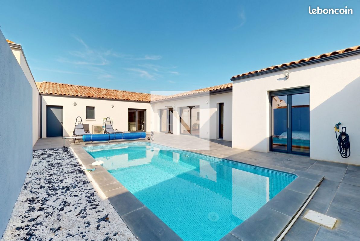 Maison 5 pièces 144 m² · à Dompierre-sur-Mer · 144 m² · 627 000 €