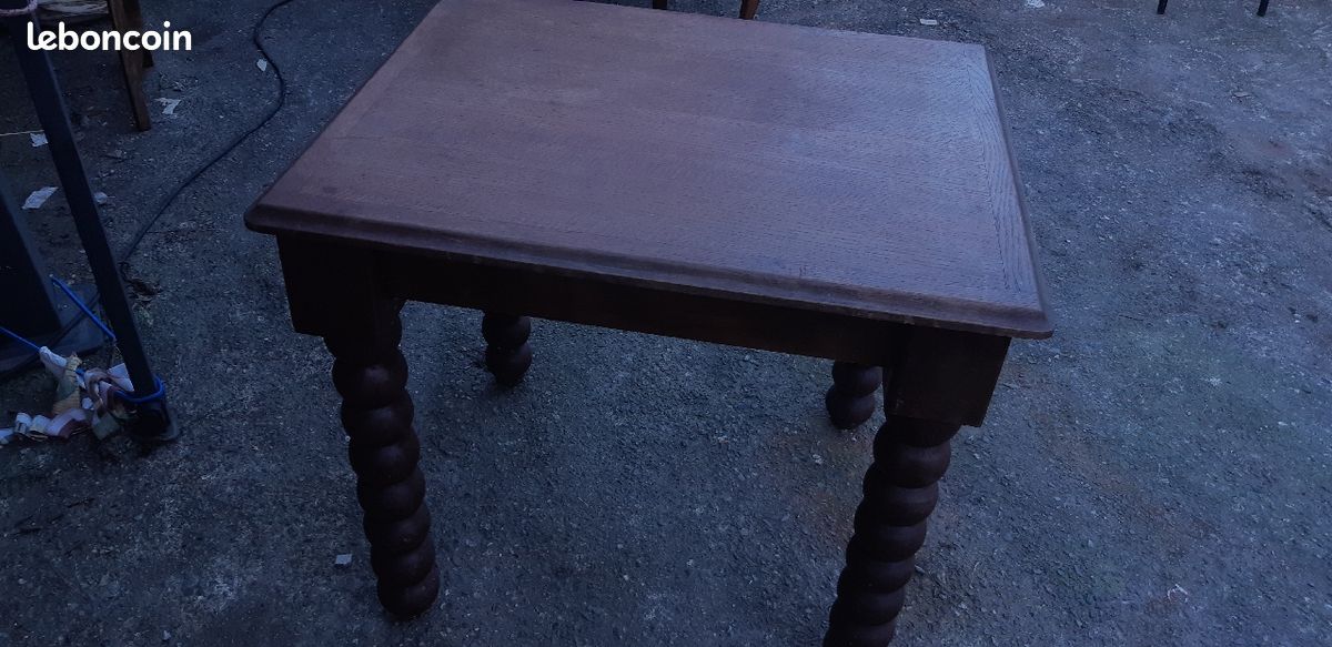 Table chene pied torsadé (image 1)