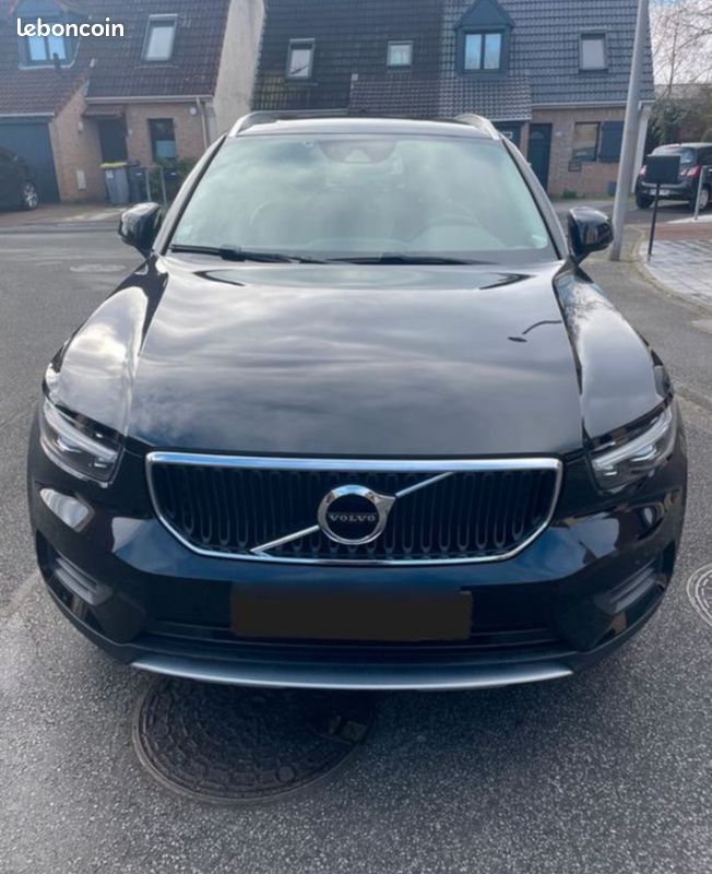 Volvo XC40 T3 Momentum (image 1)