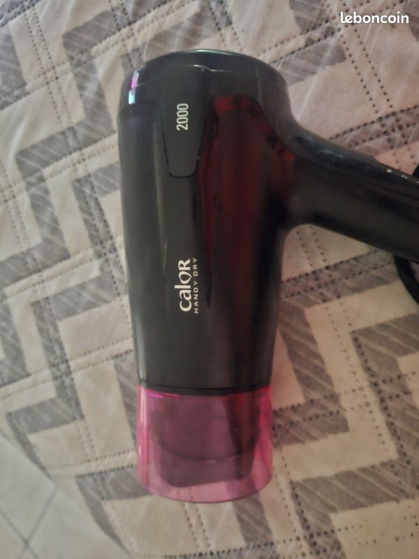 Vends seche cheveux Calor 2000 (image 1)