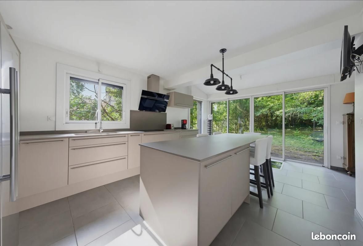 Maison 6 pièces 160 m² · à Bruges · 160 m² · 695 000 €