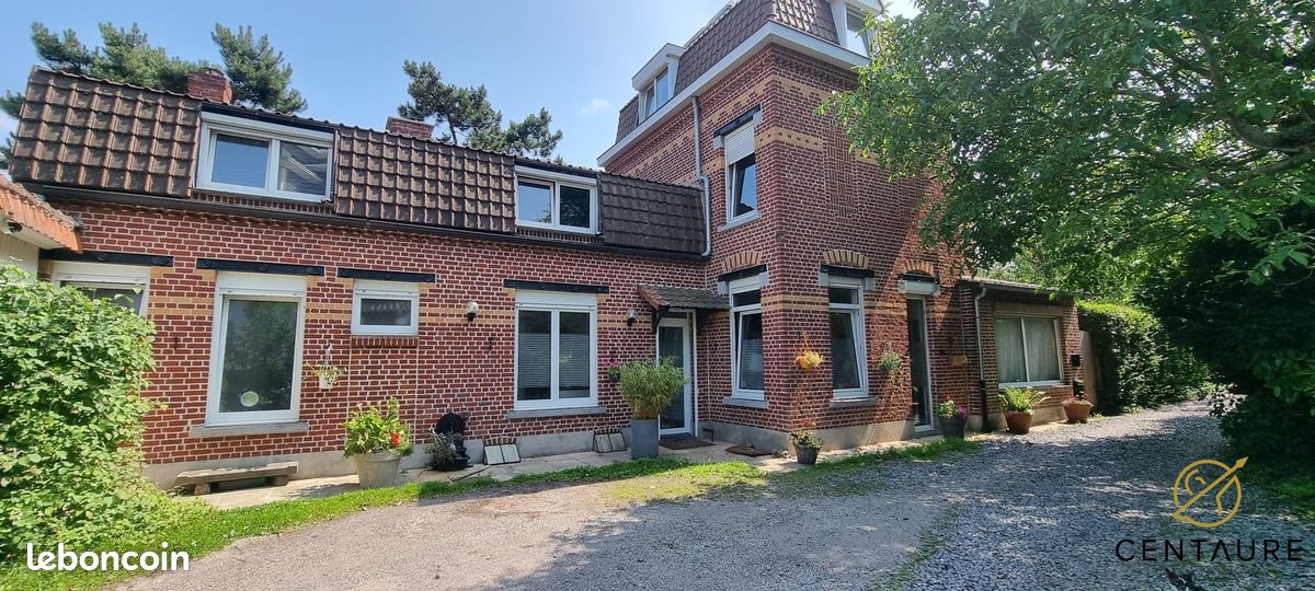 Maison 8 pièces 238 m² · à Roncq · 238 m² · 435 000 €
