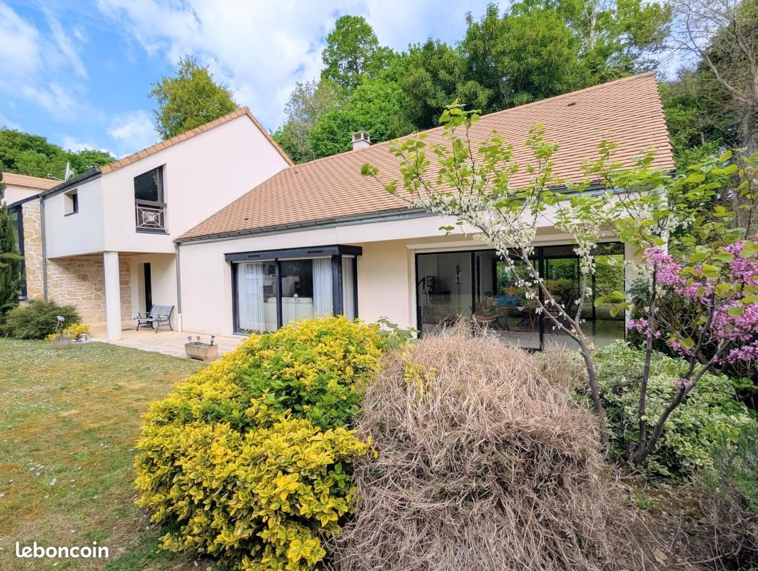 Maison 7 pièces 203 m² (image 1)