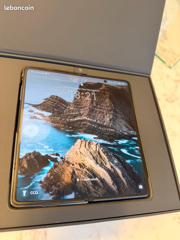 HONOR Magic V3 512 Go Noir – Très bon état – Boîte d'origine (image 3)