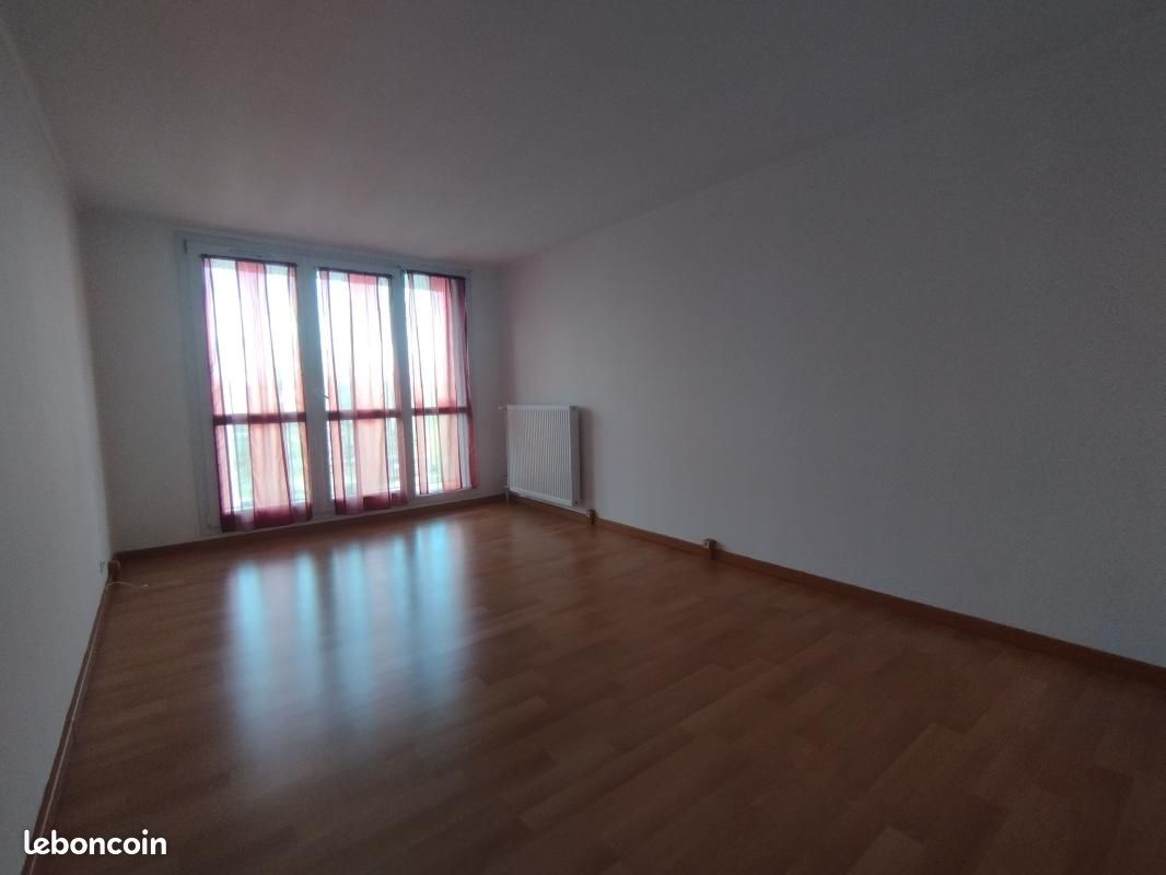 Appartement 3 pièces 67 m² · à Compiègne · 67 m² · 750 €