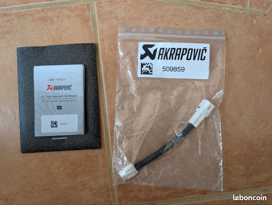 Ligne d'échappement Akrapovic Suzuki 8S/8R/8T/8TT (image 3)