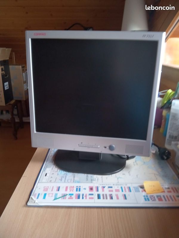 Ecran 17" Compaq 7317 (image 1)