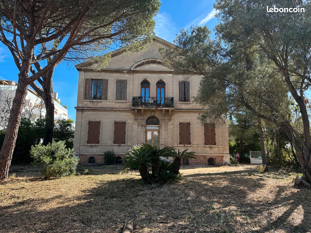 Maison 15 pièces 554 m² · à Marseille · 554 m² · 1 290 000 €
