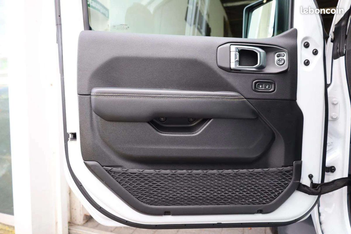 Jeep Wrangler Unlimited Sahara 2.0 Turbo 272 ch * 4x4 * Full Cuir * ACC * CarPlay * Écran 12.3 * LED (image 17)
