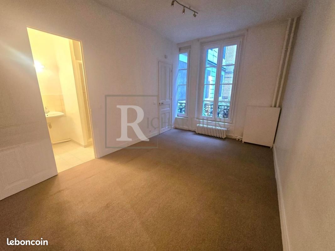 Appartement 1 pièce 25 m² · à Neuilly-sur-Seine · 25 m² · 900 €/mois