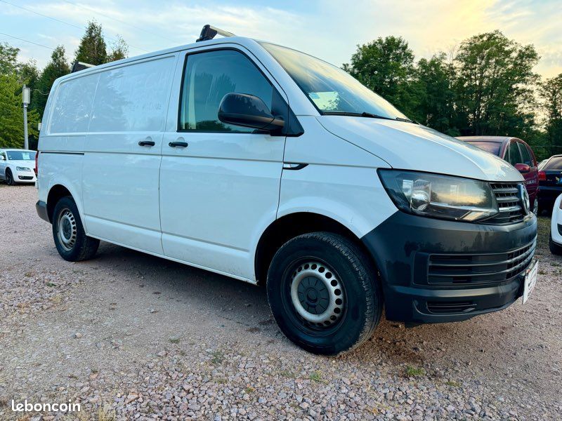 Volkswagen transporter fourgon tole l1h1 2.0l tdi 150cv finition business line 252.100kms 01/2017 clim régulateur de vitesse écran tactile bluetooth barre de toit volkswagen aide au stationnement (image 2)