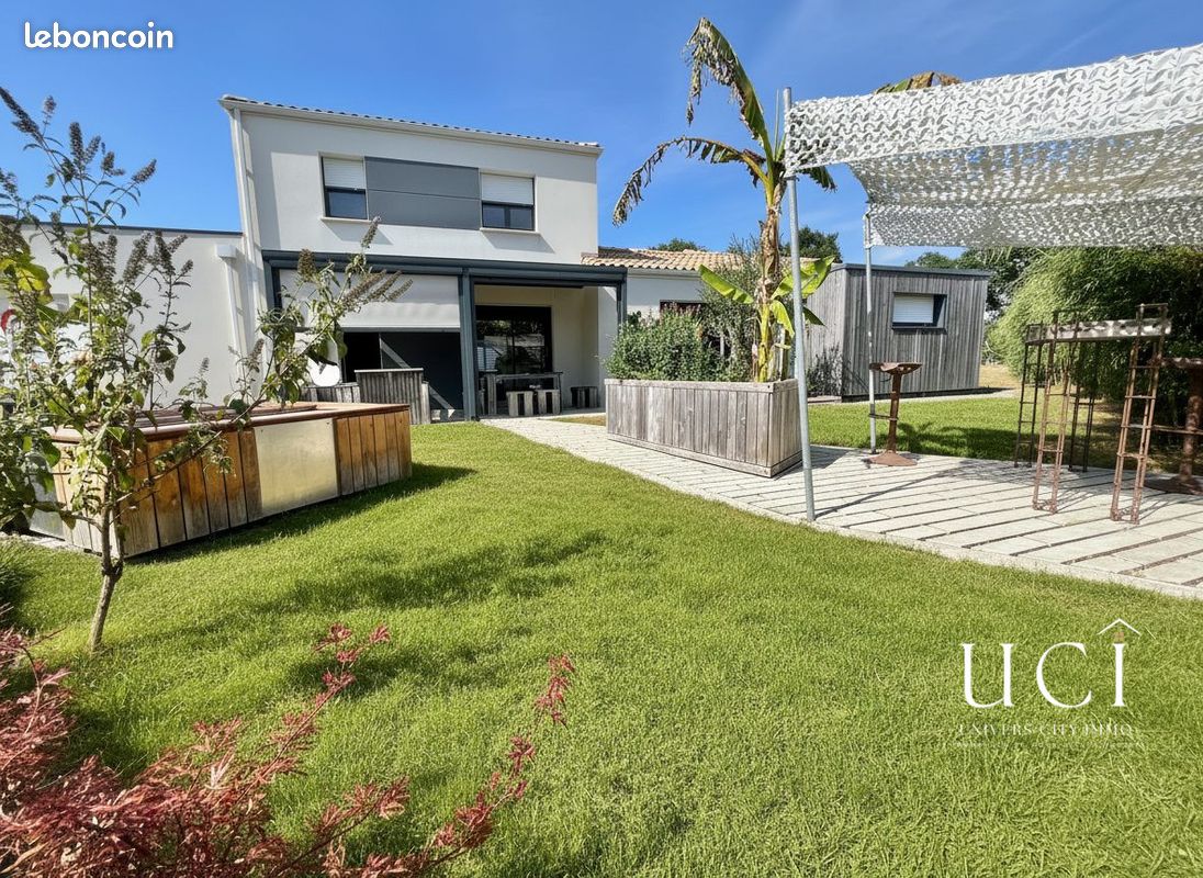 Maison 8 pièces 166 m² · à Geneston · 166 m² · 448 000 €