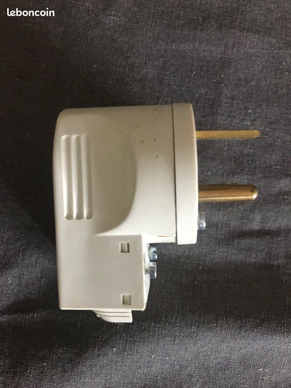 Prise four 20A (image 1)