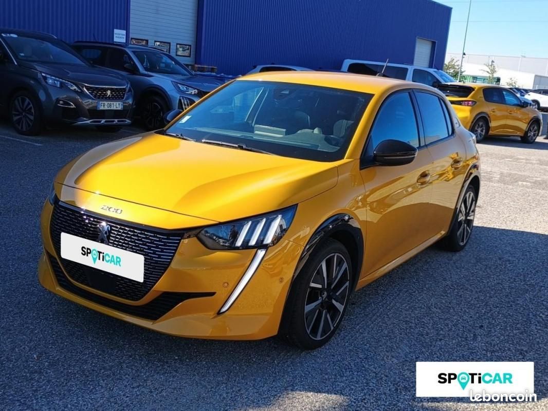 Peugeot 208 PureTech 100 S&S BVM6 GT (image 18)