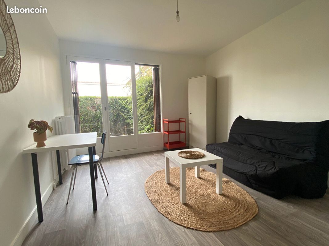 Appartement 1 pièce 14 m² · à Évreux · 14 m² · 300 €