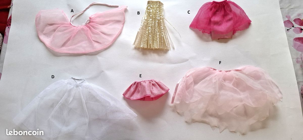 Vetements barbie vintage n°112, prix détaillés dans le descriptif (image 1)
