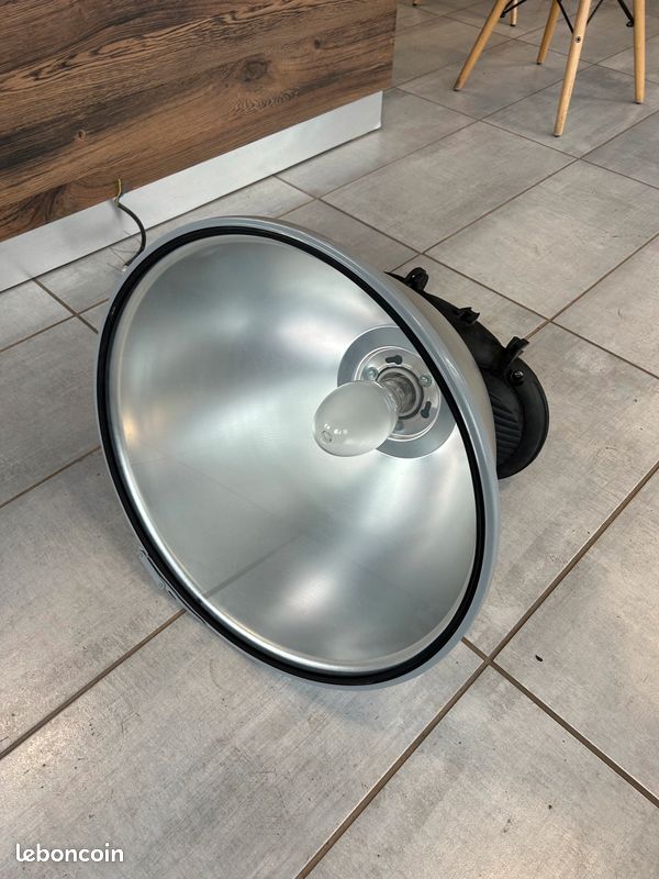 Lampe cloche industrielle halogène 250w (image 1)