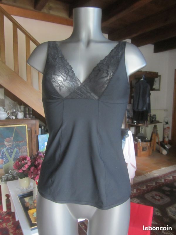 Caraco noir avec dentelle Well taille 38 (image 1)