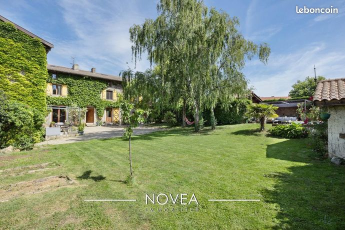 Ferme 8 pièces 225 m²
