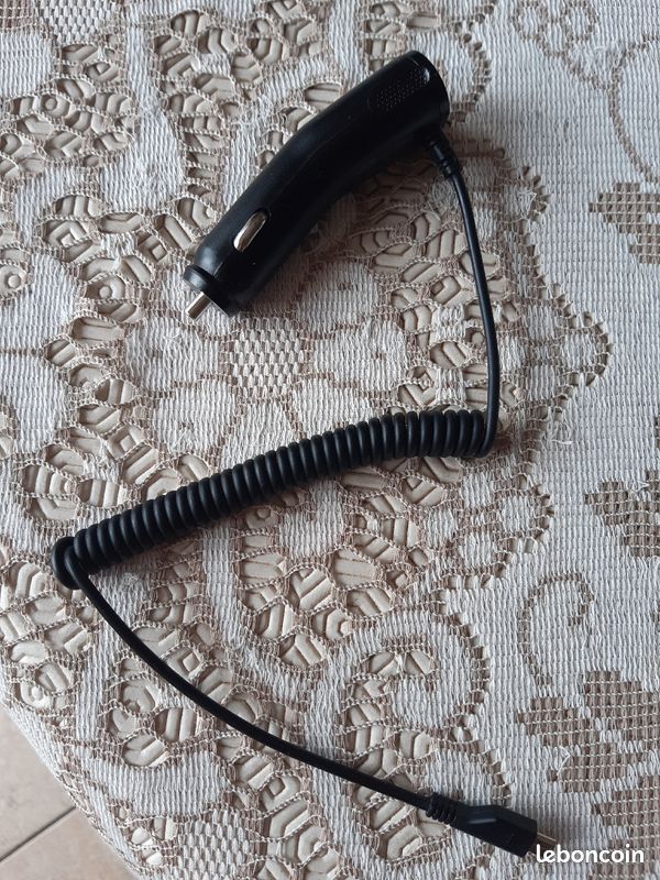 Adaptateur téléphone voiture (image 1)