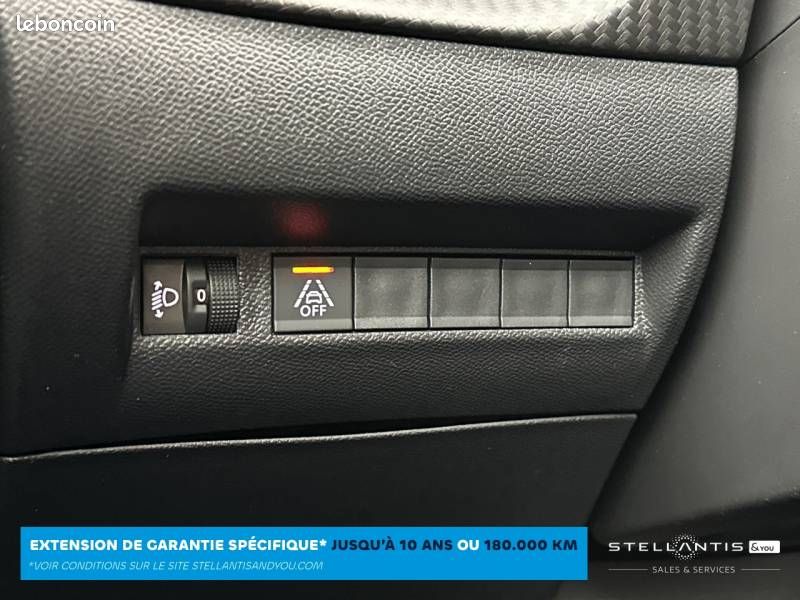 Peugeot 2008 PureTech 130 S&S EAT8 Allure Business (image 16)