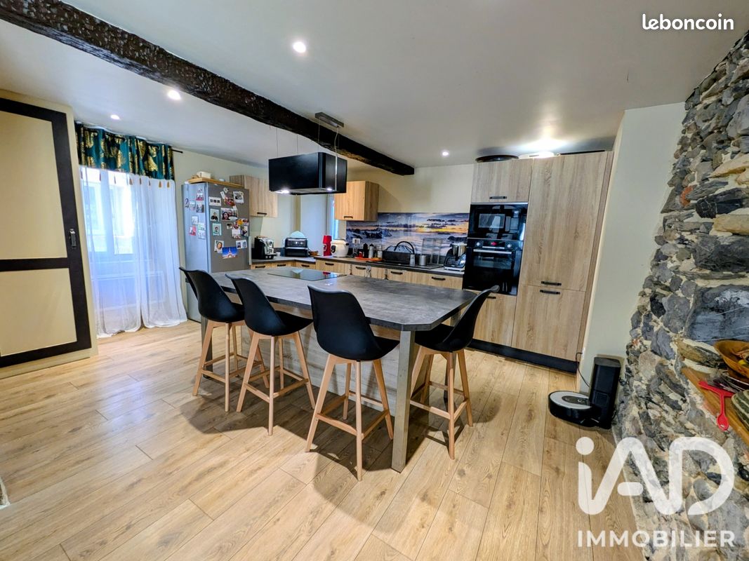 Maison 8 pièces 189 m² · à Prat-Bonrepaux · 189 m² · 239 000 €