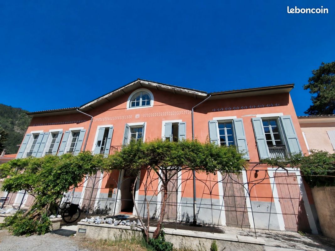 Appartement 4 pièces 120 m² · à Digne-les-Bains · 120 m² · 1 070 €/mois